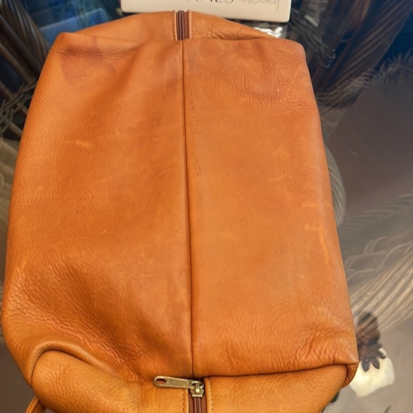 Men leather bag can be used tor shaving cream and other men clippers toiletries. - Picture 5 of 5